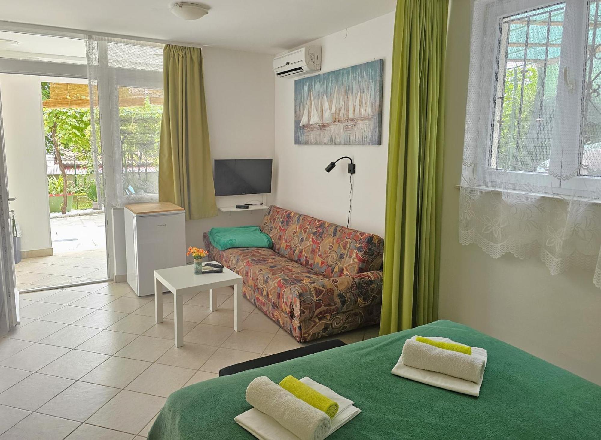 Apartments Crikvenica Megan 1 Exteriör bild